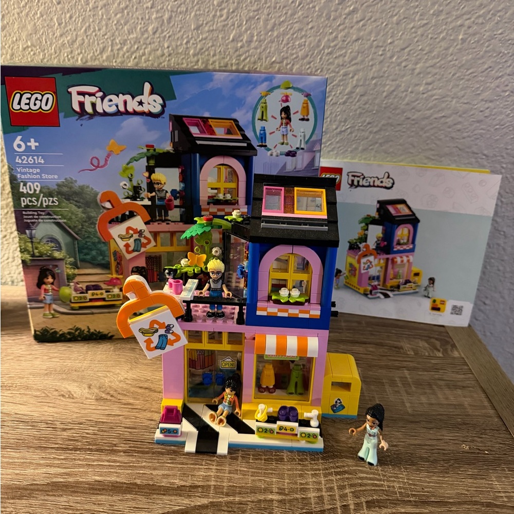 Retired Set-LEGO Friends-42614-Vintage Fashion Store